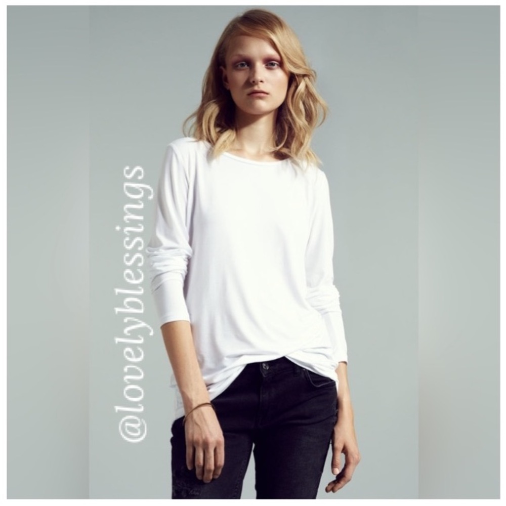 Essential White High Low Long Sleeve Round Scoop Neck White Top Size Medium